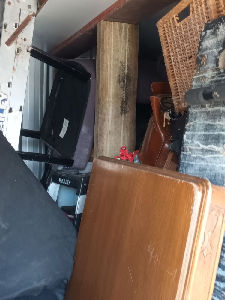 Storage King Frankston Abandoned Storage Auctions auction IB-9856