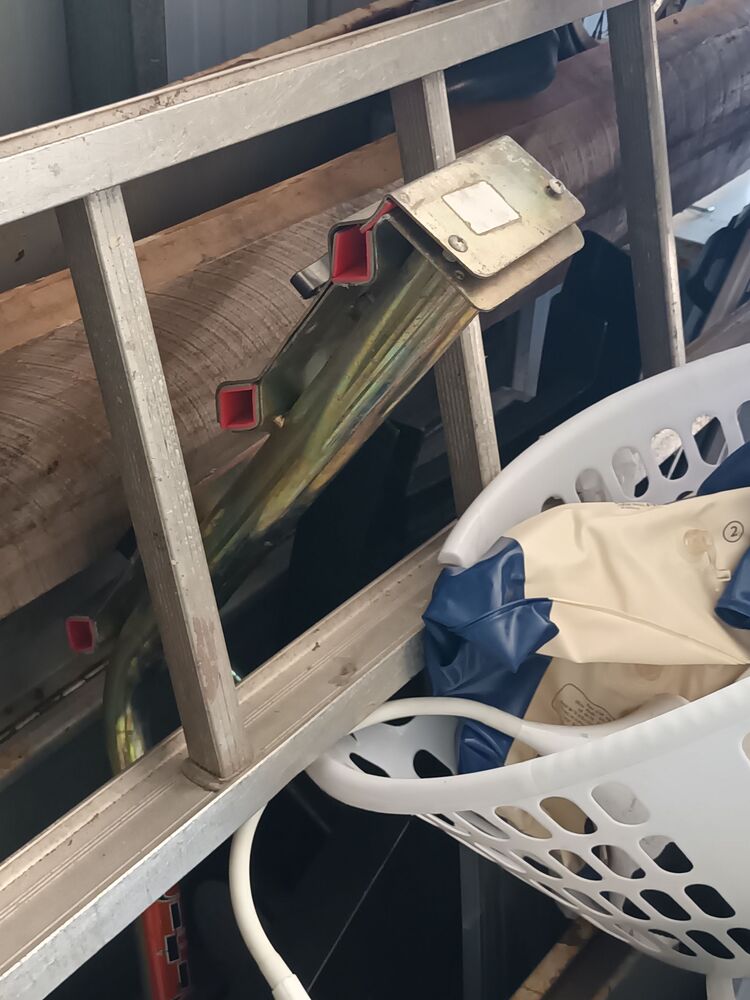 Storage King Frankston Abandoned Self Storage Auctions auction IB-9856