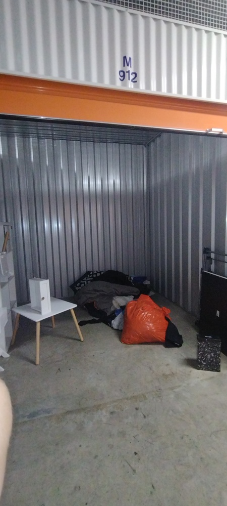 Kennards Self Storage Waterloo Storage auction IB-8144