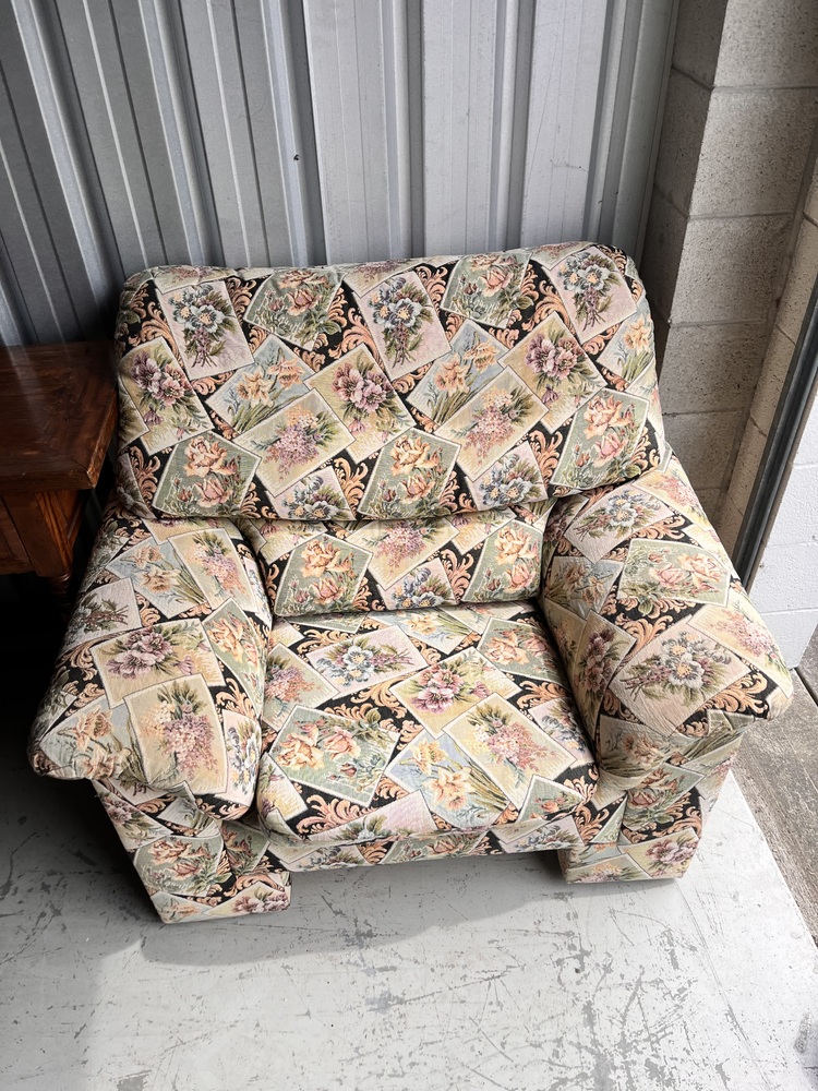 Storage City West Gosford Abandoned Storage centre Auctions auction IB-7646