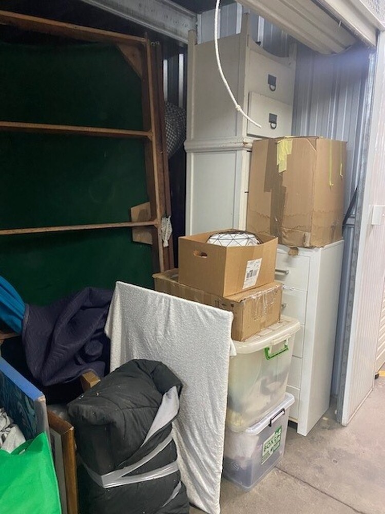 Storage King Eagle Farm Abandoned Storage garage Auctions auction IB-6712