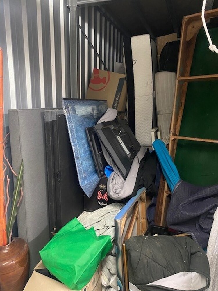 Storage King Eagle Farm Abandoned Storage shed Auctions auction IB-6712