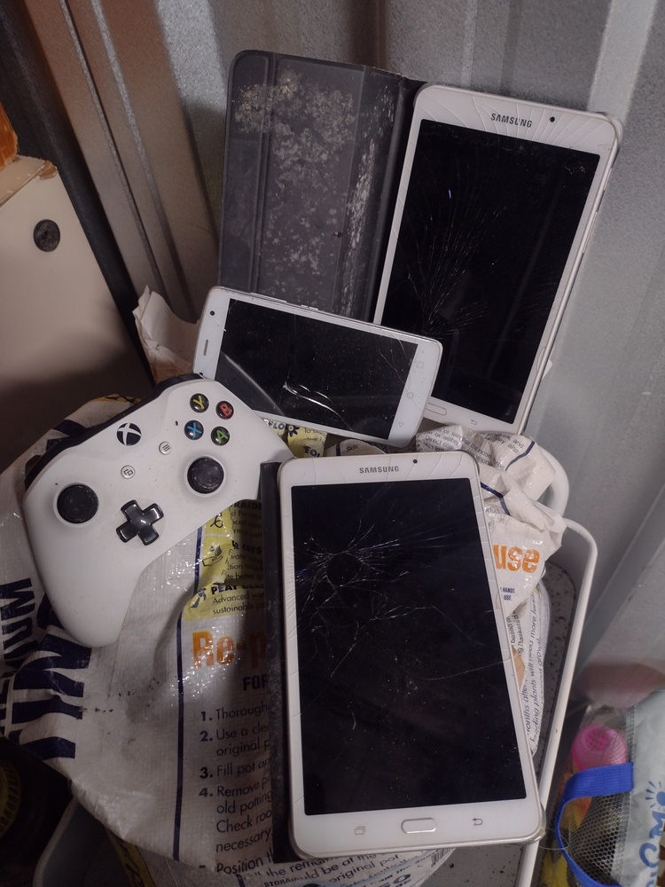 Kennards Self Storage Warana Bid on Storage auction IB-3529