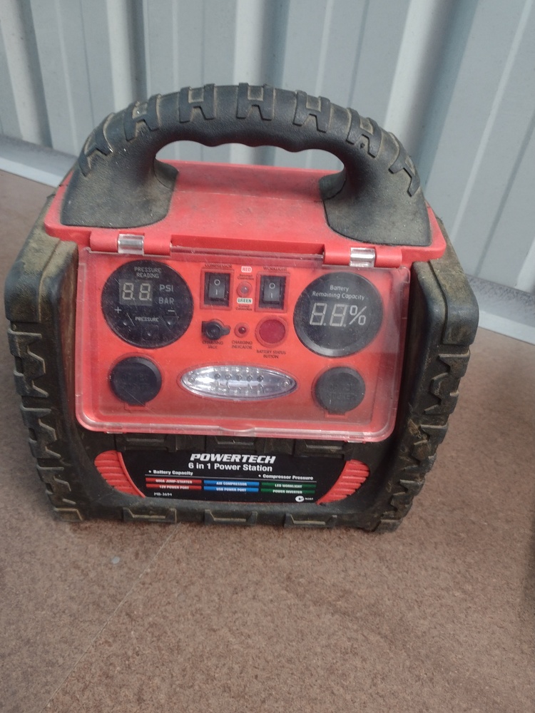 Kennards Self Storage Warana Abandoned Storage Auctions auction IB-3529