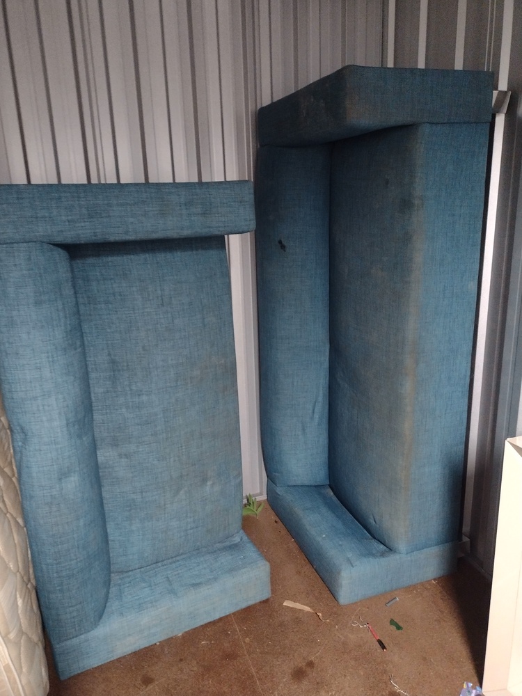 Kennards Self Storage Warana Abandoned Storage shed Auctions auction IB-3529