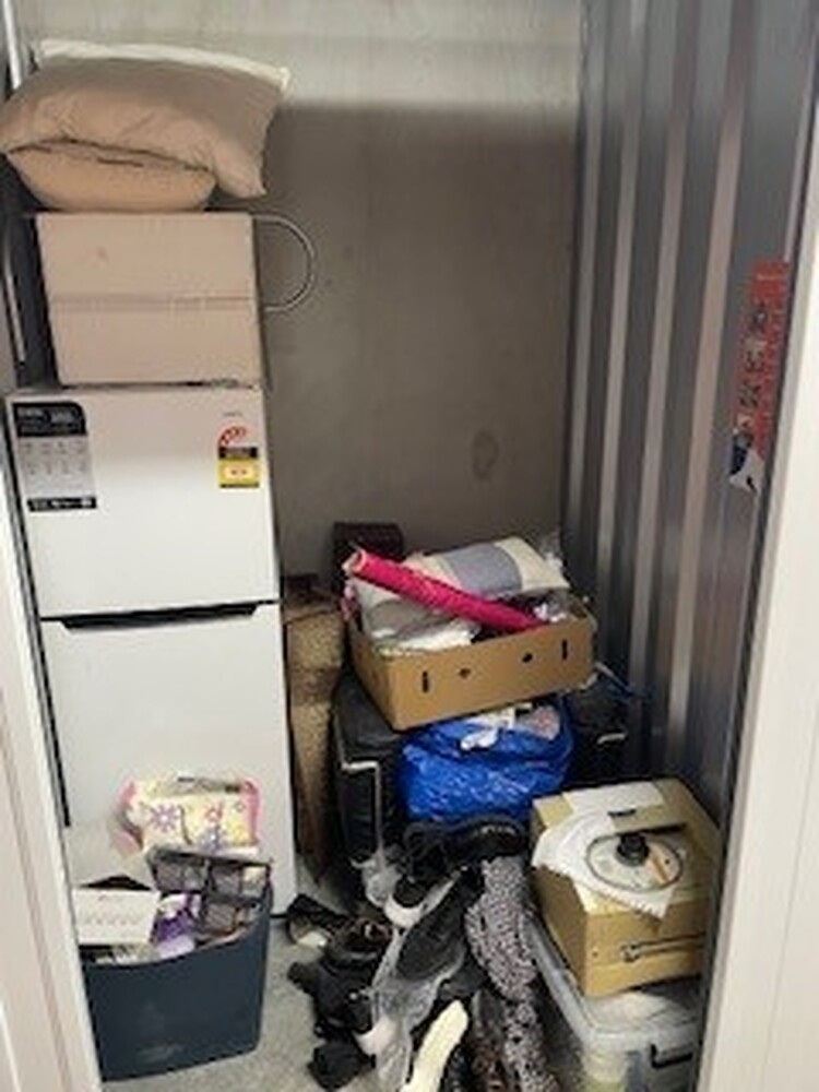 Kennards Self Storage Camperdown Abandoned Storage garage Auctions auction IB-5482