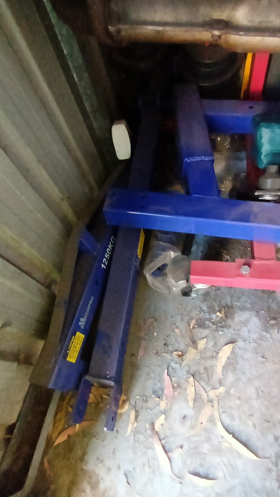 Storage King Ingleburn Abandoned Storage Auctions auction IB-5725