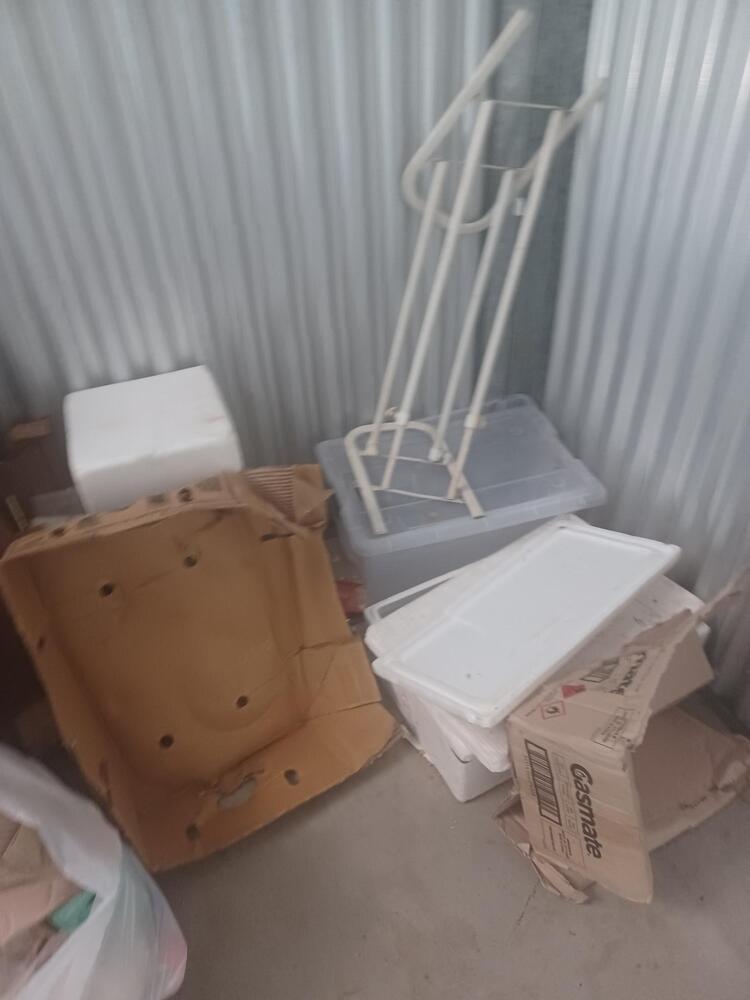 Loxon Storage Underwood Storage auction IB-9874