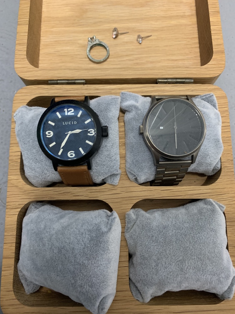 Storage King Penrith Bid on Storage auction IB-4300