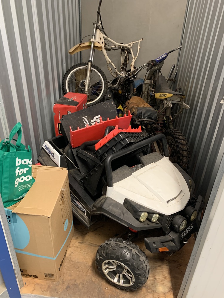 Storage King Penrith Abandoned Storage shed Auctions auction IB-4300