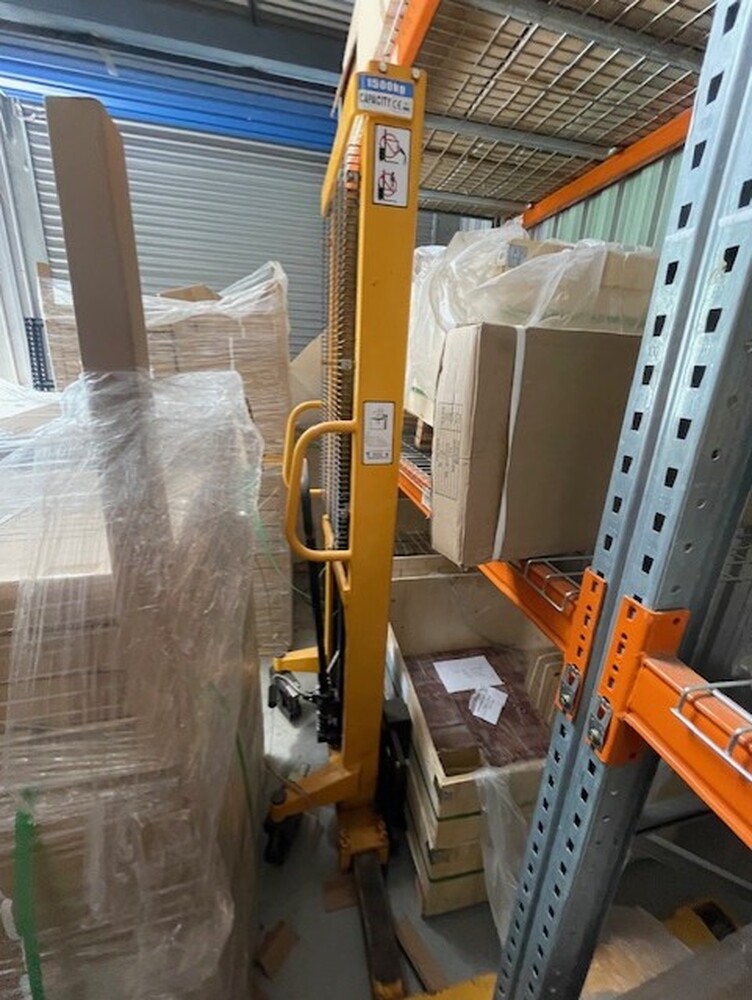 Roomia Self Storage Chirnside Park Bid on Storage auction IB-7171