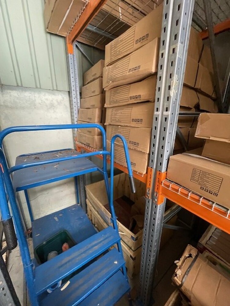 Roomia Self Storage Chirnside Park Abandoned Storage Auctions auction IB-7171