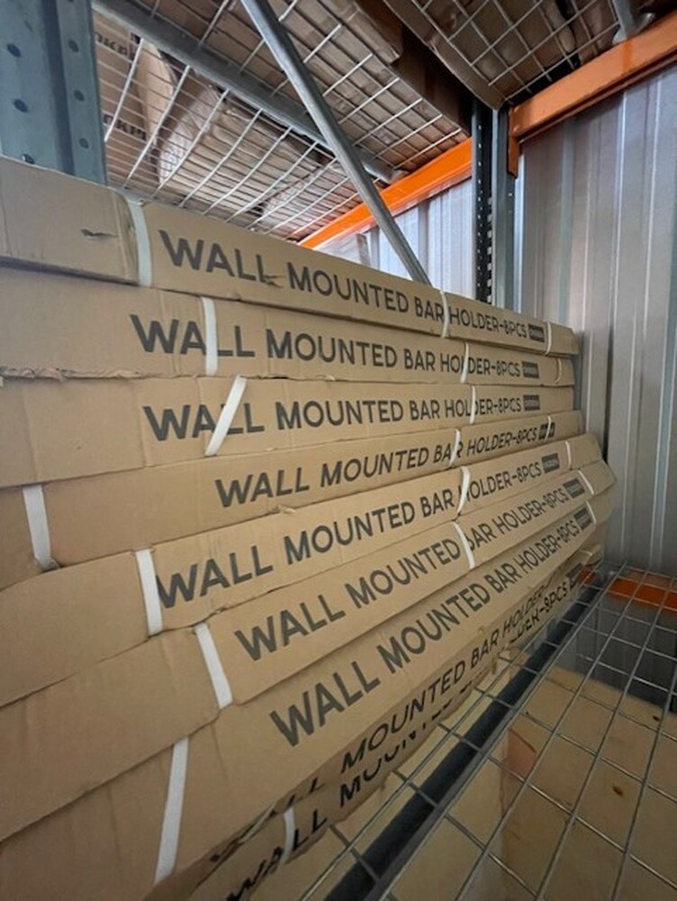 Roomia Self Storage Chirnside Park Abandoned Storage centre Auctions auction IB-7171