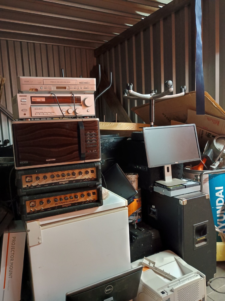 Kennards Self Storage Truganina Abandoned Storage shed Auctions auction IB-9329