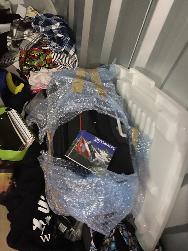 Wilson Storage Bennetts Green Bid on Self Storage Unit auction IB-4097