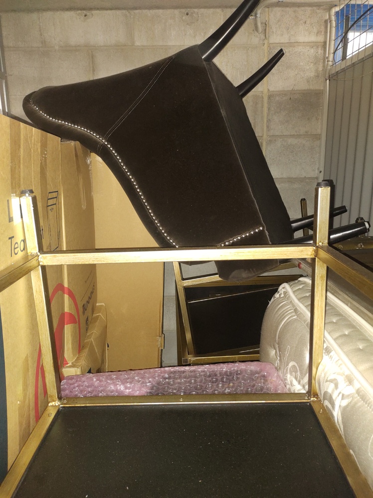 Kennards Self Storage Southport Abandoned Storage Unit Auctions auction IB-6044