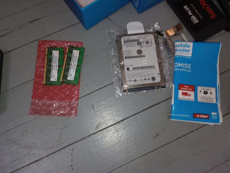 Kennards Self Storage Fortitude Valley Abandoned Storage garage Auctions auction IB-9540