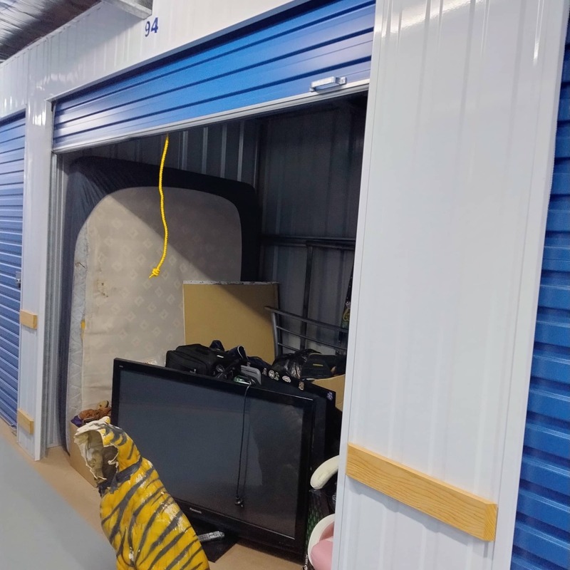 Loxon Storage Ipswich Storage Facility Unit auction IB-9106