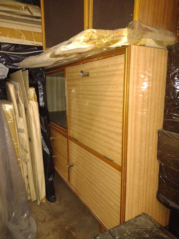 Kennards Self Storage Guildford Bid on Self Storage Unit auction IB-9538