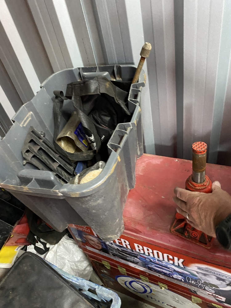 Wilson Storage Bennetts Green Abandoned Self Storage Auctions auction IB-8835