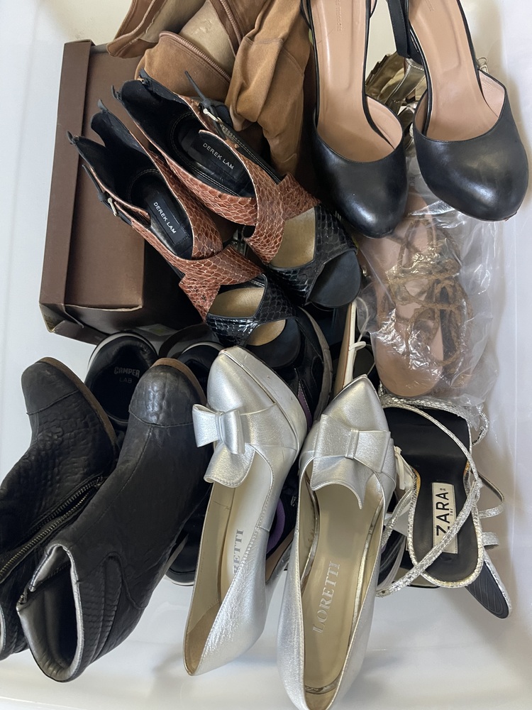 D. Koutts - Private Seller Abandoned Storage garage Auctions auction IB-6449