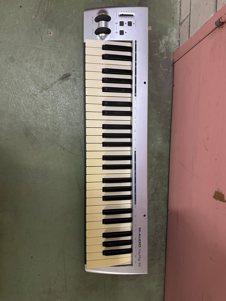 Kennards Self Storage Petersham Bid on Storage auction IB-7077