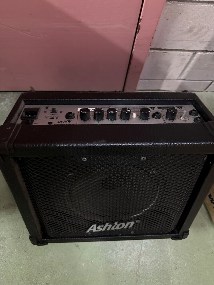 Kennards Self Storage Petersham Abandoned Storage Auctions auction IB-7077