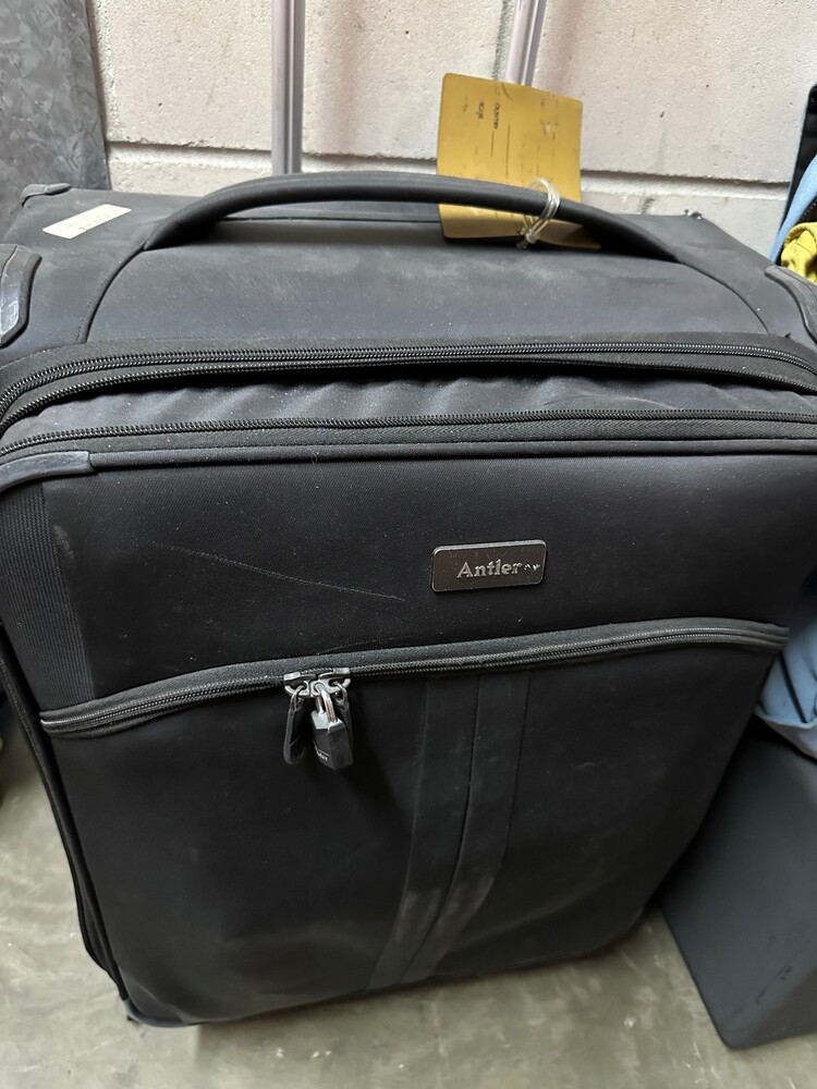 Kennards Self Storage Petersham Abandoned Storage centre Auctions auction IB-7077