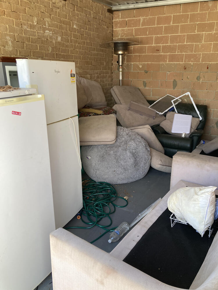 Dinky Di Self Storage Greenfields Storage auction IB-7078