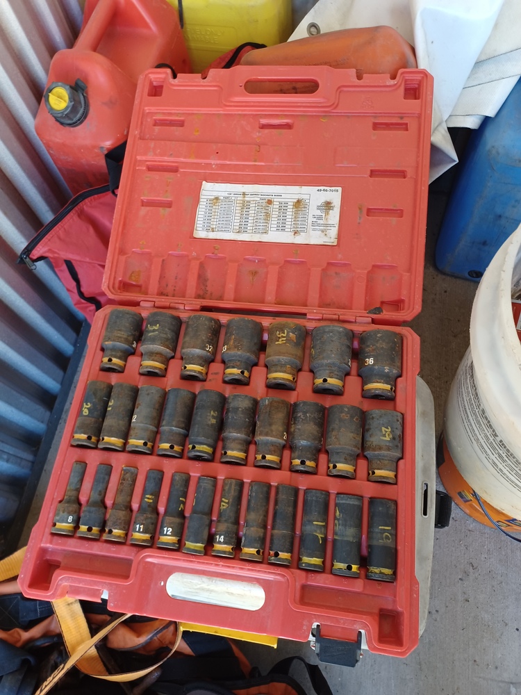 Loxon Storage Loganholme Abandoned Storage Auctions auction IB-6572