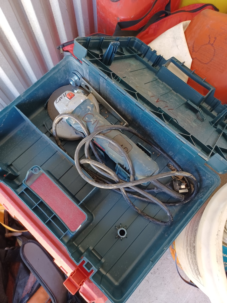 Loxon Storage Loganholme Abandoned Storage shed Auctions auction IB-6572