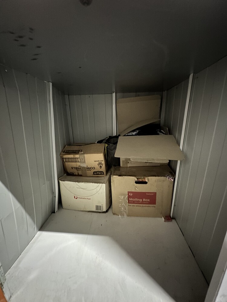 Kennards Self Storage Waterloo Bid on Storage auction IB-8184