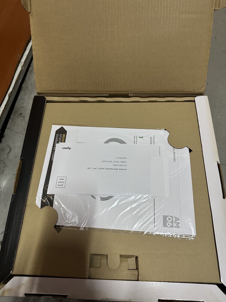 Kennards Self Storage Waterloo Abandoned Storage Unit Auctions auction IB-8184