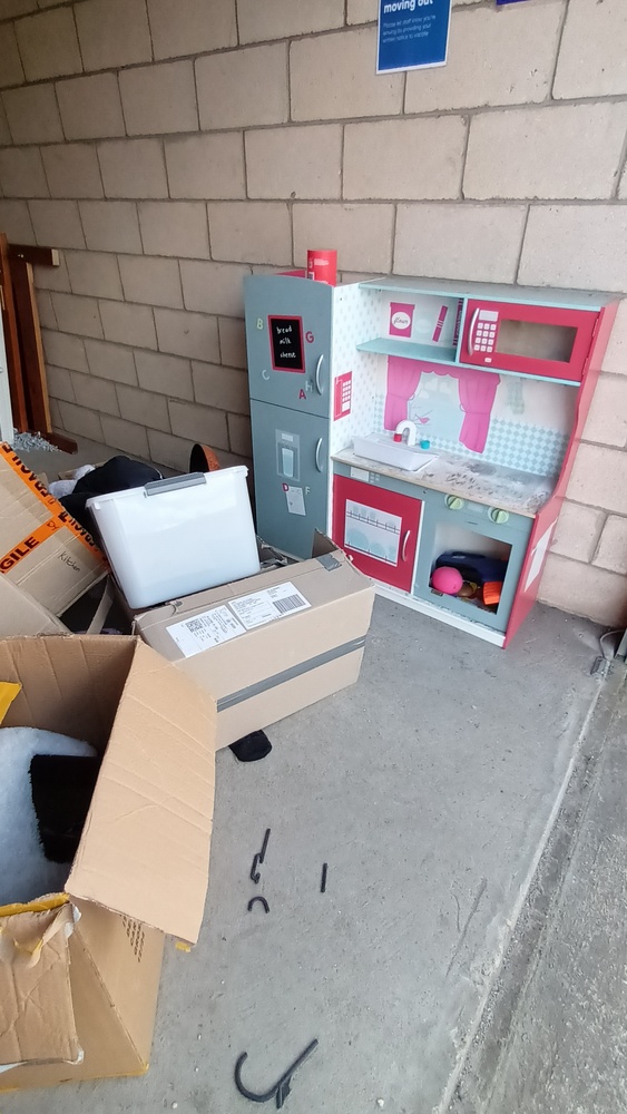 Storage King Delacombe Storage auction IB-1822