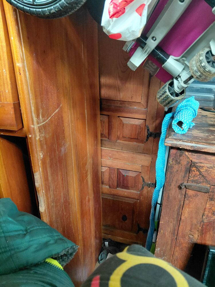 Storage King Springwood Abandoned Storage centre Auctions auction IB-3520