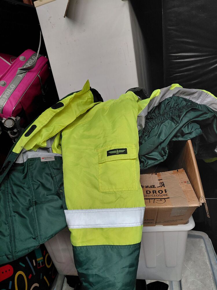 Storage King Springwood Abandoned Storage garage Auctions auction IB-3520