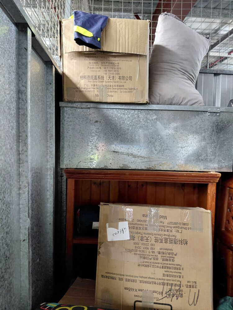 Storage King Springwood Abandoned Storage Unit Auctions auction IB-3520