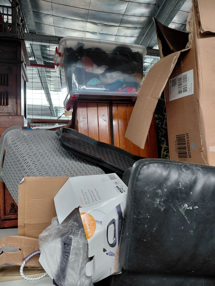 Storage King Springwood AustraliaÂ Storage Auctions auction IB-3520