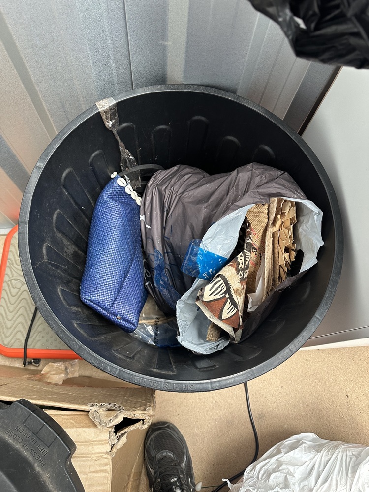 Storage King Riverwood Abandoned Storage garage Auctions auction IB-4949