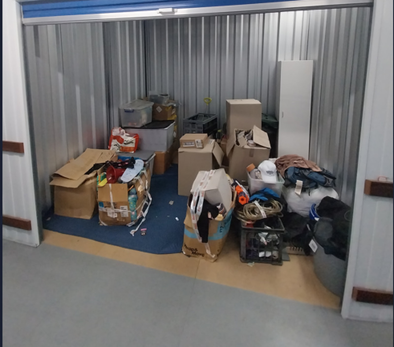 Storage King Riverwood Abandoned Storage garage Auctions auction IB-4949