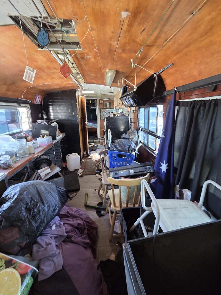 Roomia Self Storage Butler Bid on Self Storage Unit auction IB-6917