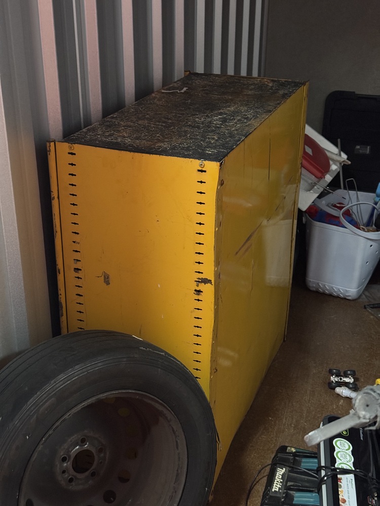 Keepsafe Storage OConnor Abandoned Storage shed Auctions auction IB-2451