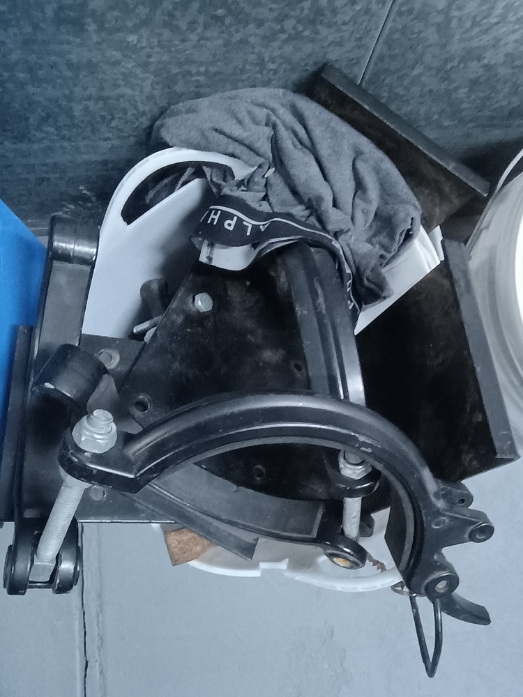 Kennards Self Storage Cardiff Abandoned Storage centre Auctions auction IB-1183