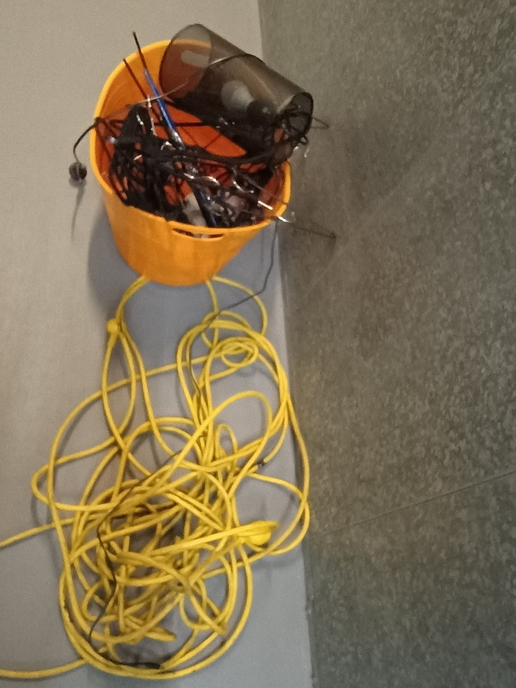 Kennards Self Storage Cardiff Abandoned Storage garage Auctions auction IB-1183