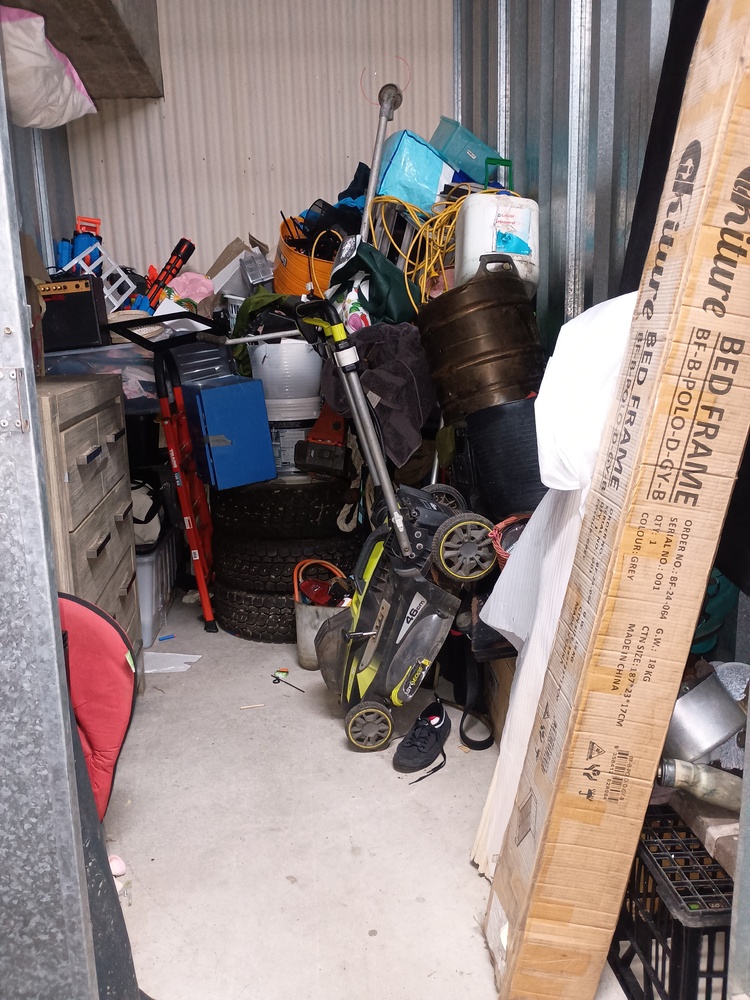 Kennards Self Storage Cardiff Self Storage Auctions auction IB-1183