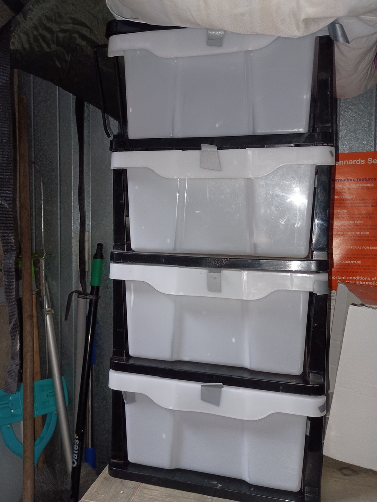 Kennards Self Storage Cardiff Storage Auctions auction IB-1183