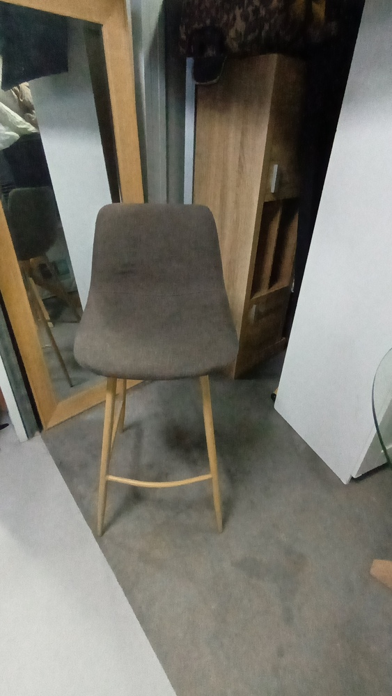 Storage King Prestons Bid on Storage Unit auction IB-8894