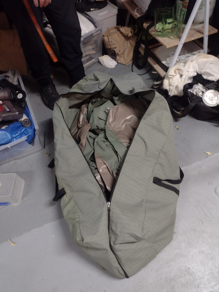 Kennards Self Storage Hawthorn Abandoned Storage Unit Auctions auction IB-3027