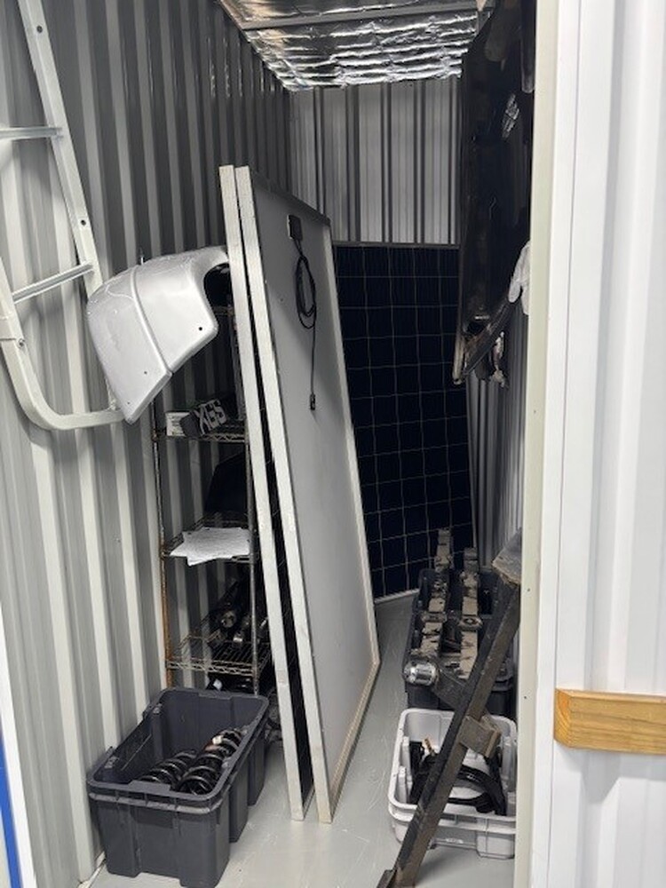 Loxon Storage Burleigh Storage auction IB-4278