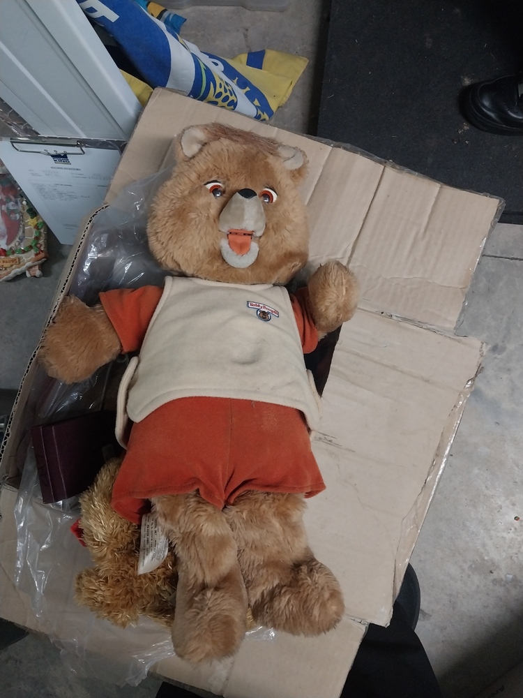 Storage King McGraths Hill Self Storage Auctions Australia auction IB-9732